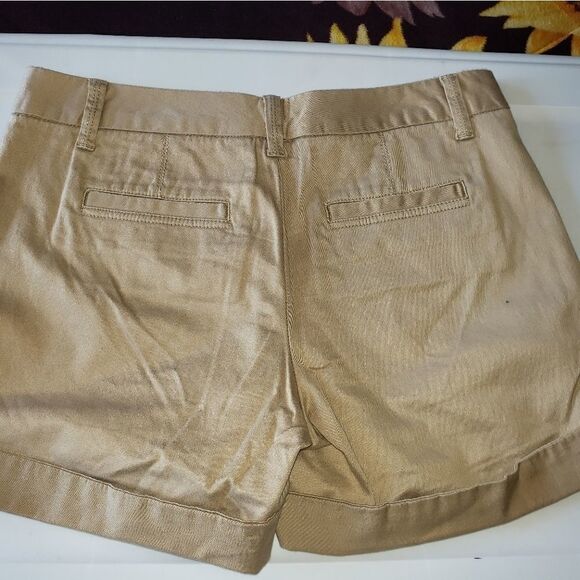 Banana Republic khaki shorts (6 petite) - Picture 2 of 6